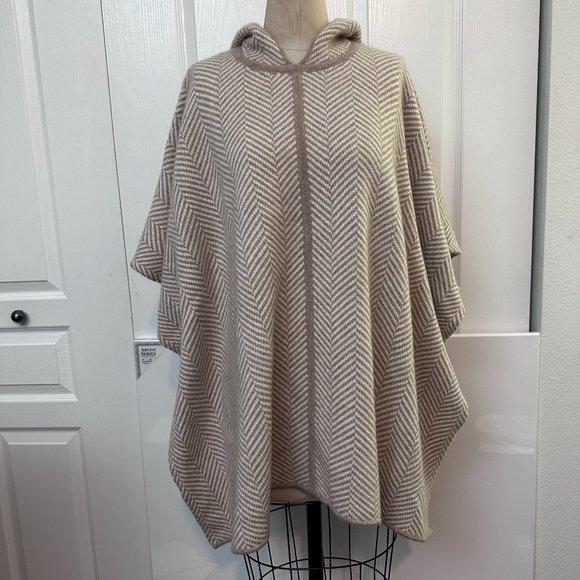 Nordstrom Signature Sweaters - *Soft Luxury * Nordstrom 100% Cashmere Hooded Pattern Poncho BNWT Free Shipping